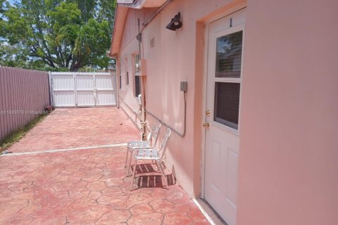 Immobilier commercial à louer à Miami, Floride: 1 chambre, 46.45 m2 № 1945667 - photo 1
