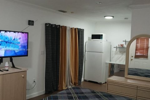 Immobilier commercial à louer à Miami, Floride: 1 chambre, 46.45 m2 № 1945667 - photo 4