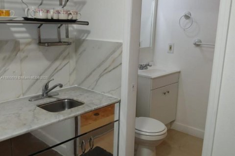 Immobilier commercial à louer à Miami, Floride: 1 chambre, 46.45 m2 № 1945667 - photo 8