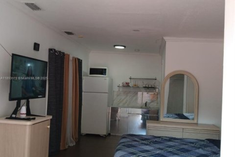 Immobilier commercial à louer à Miami, Floride: 1 chambre, 46.45 m2 № 1945667 - photo 2