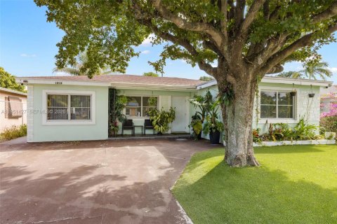 Casa en venta en Lake Worth, Florida, 3 dormitorios, 141.58 m2 № 2007610 - foto 2