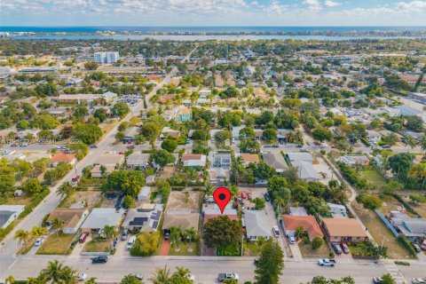 Casa en venta en Lake Worth, Florida, 3 dormitorios, 141.58 m2 № 2007610 - foto 30