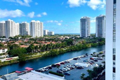 Condominio en venta en Aventura, Florida, 2 dormitorios, 106.09 m2 № 1858856 - foto 16