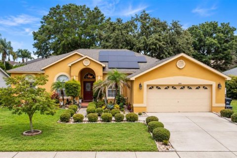 House in Clermont, Florida 3 bedrooms, 177.35 sq.m. № 2351459