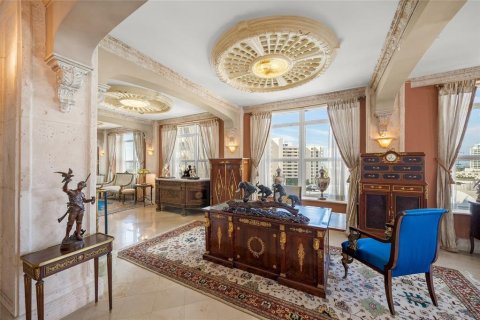 Купить кондоминиум в Сарасота, Флорида 10 комнат, 667.78м2, № 2125493 - фото 19