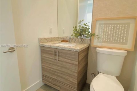 Townhouse in Miami, Florida 3 bedrooms, 199.74 sq.m. № 2045344 - photo 3