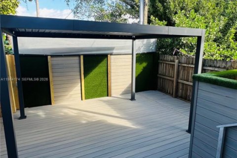 Townhouse in Miami, Florida 3 bedrooms, 199.74 sq.m. № 2045344 - photo 17