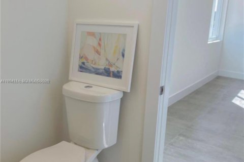 Townhouse in Miami, Florida 3 bedrooms, 199.74 sq.m. № 2045344 - photo 11