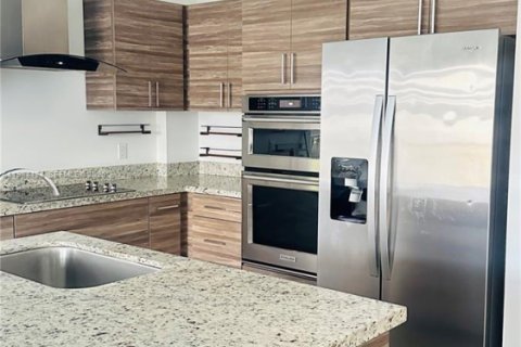 Townhouse in Miami, Florida 3 bedrooms, 199.74 sq.m. № 2045344 - photo 14