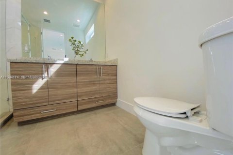 Townhouse in Miami, Florida 3 bedrooms, 199.74 sq.m. № 2045344 - photo 5