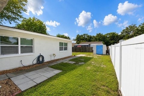 House in Tampa, Florida 2 bedrooms, 95.69 sq.m. № 2223379 - photo 14