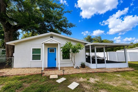 House in Tampa, Florida 2 bedrooms, 95.69 sq.m. № 2223379