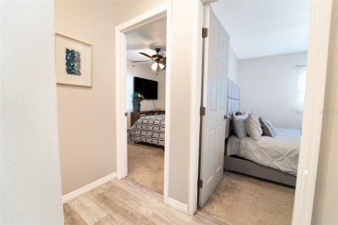 House in Tampa, Florida 2 bedrooms, 95.69 sq.m. № 2223379 - photo 9