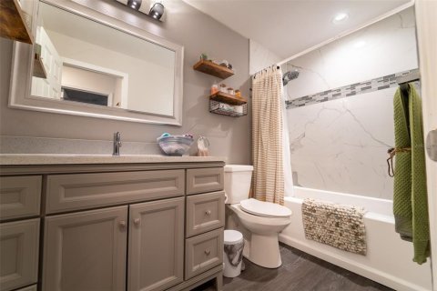 House in Tampa, Florida 2 bedrooms, 95.69 sq.m. № 2223379 - photo 3