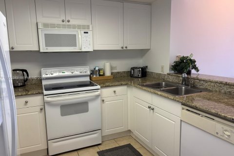 Copropriété à louer à Aventura, Floride: 1 chambre, 79.9 m2 № 2010177 - photo 5
