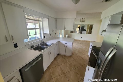 Casa en alquiler en Orlando, Florida, 4 dormitorios, 137.5 m2 № 1602472 - foto 17