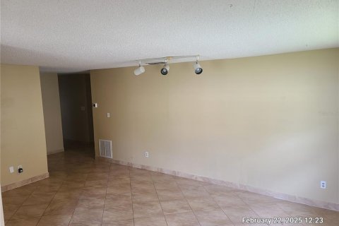 Casa en alquiler en Orlando, Florida, 4 dormitorios, 137.5 m2 № 1602472 - foto 12