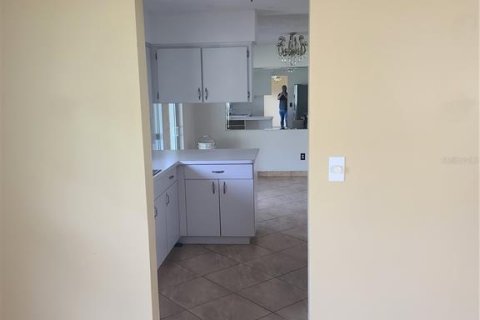 Casa en alquiler en Orlando, Florida, 4 dormitorios, 137.5 m2 № 1602472 - foto 21