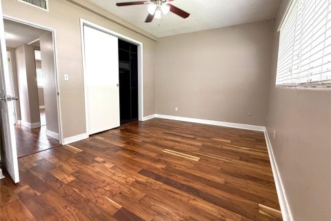 House in Orlando, Florida 4 bedrooms, 192.31 sq.m. № 1776570 - photo 16
