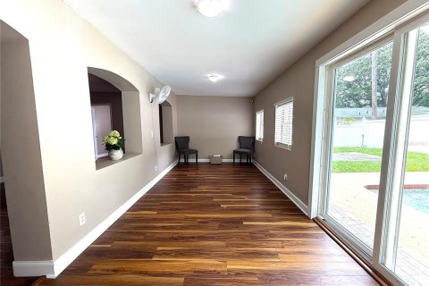House in Orlando, Florida 4 bedrooms, 192.31 sq.m. № 1776570 - photo 4
