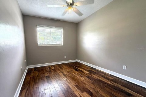 House in Orlando, Florida 4 bedrooms, 192.31 sq.m. № 1776570 - photo 8