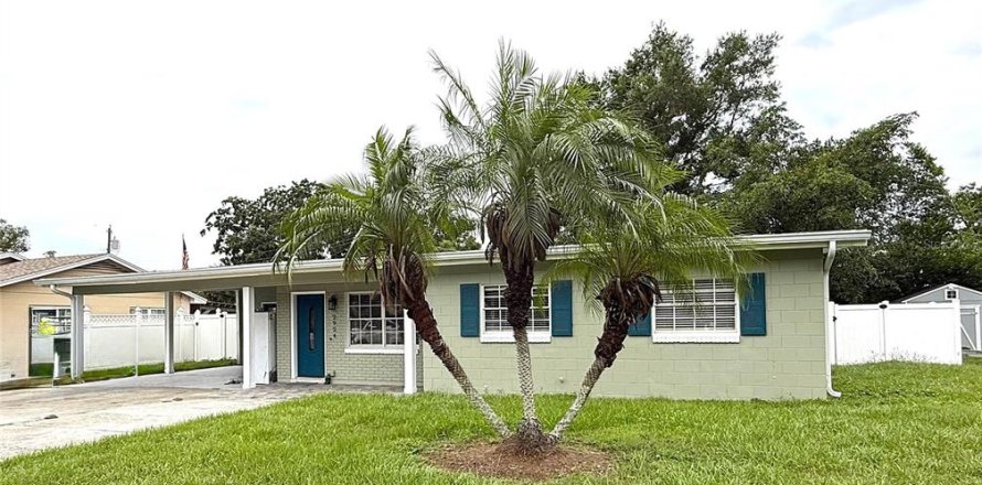 House in Orlando, Florida 4 bedrooms, 192.31 sq.m. № 1776570