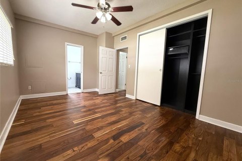 House in Orlando, Florida 4 bedrooms, 192.31 sq.m. № 1776570 - photo 17
