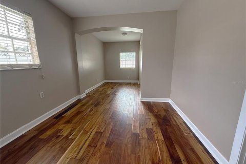 House in Orlando, Florida 4 bedrooms, 192.31 sq.m. № 1776570 - photo 6
