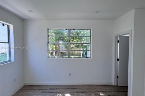 Immobilier commercial à vendre à Miami Beach, Floride: 460.61 m2 № 1939579 - photo 3