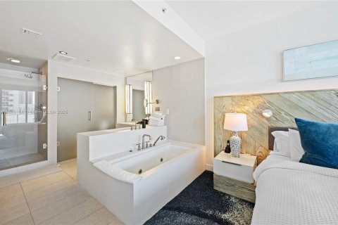 Condominio en venta en Fort Lauderdale, Florida, 2 dormitorios, 109.25 m2 № 1889548 - foto 23