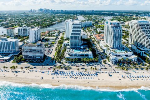Condominio en venta en Fort Lauderdale, Florida, 2 dormitorios, 109.25 m2 № 1889548 - foto 2