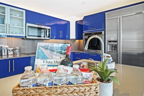 Condominio en venta en Fort Lauderdale, Florida, 2 dormitorios, 109.25 m2 № 1889548 - foto 16