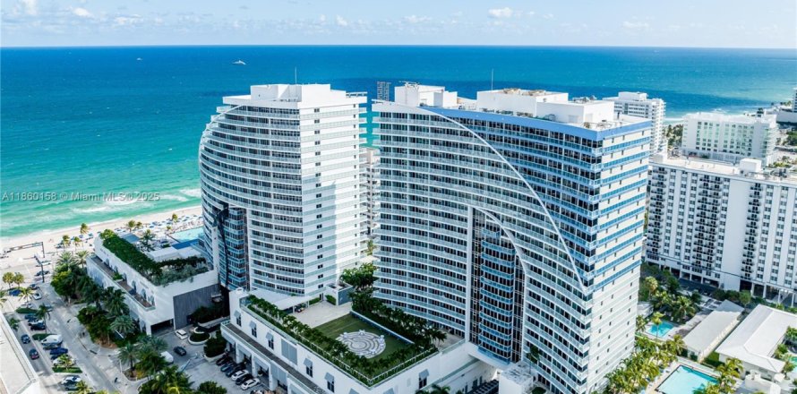 Condominio en Fort Lauderdale, Florida, 2 dormitorios  № 1889548