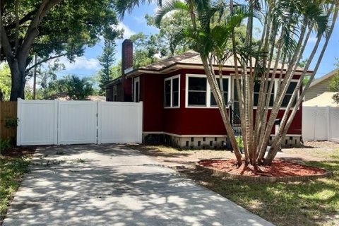 House in Saint Petersburg, Florida 2 bedrooms, 83.24 sq.m. № 1778399 - photo 2