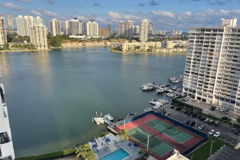 Copropriété à louer à Aventura, Floride: 2 chambres, 106.19 m2 № 1051211 - photo 1