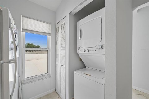 Condominio en venta en Venice, Florida, 2 dormitorios, 97.18 m2 № 2200390 - foto 14