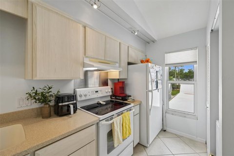 Condominio en venta en Venice, Florida, 2 dormitorios, 97.18 m2 № 2200390 - foto 13