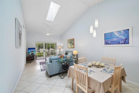 Condominio en venta en Venice, Florida, 2 dormitorios, 97.18 m2 № 2200390 - foto 4