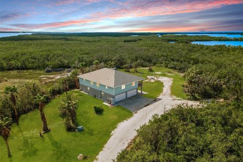 House in Terra Ceia, Florida 6 bedrooms, 200.67 sq.m. № 1582213 - photo 3