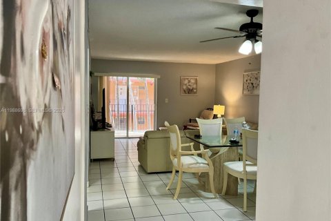 Кондоминиум с 2 спальнями в Хайалиа, Флорида № 2050541