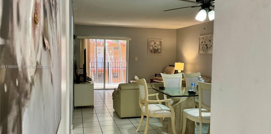 Кондоминиум с 2 спальнями в Хайалиа, Флорида № 2050541