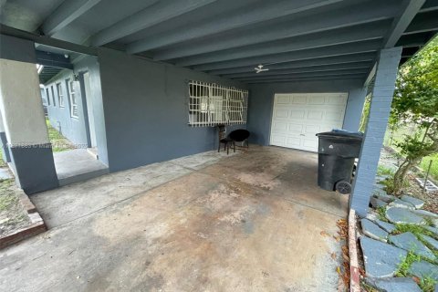 House in Fort Lauderdale, Florida 3 bedrooms, 103.68 sq.m. № 1922917 - photo 16