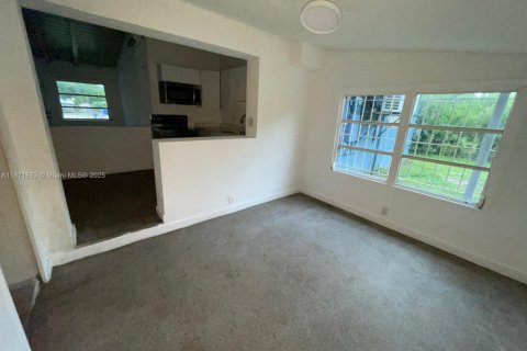 House in Fort Lauderdale, Florida 3 bedrooms, 103.68 sq.m. № 1922917 - photo 5