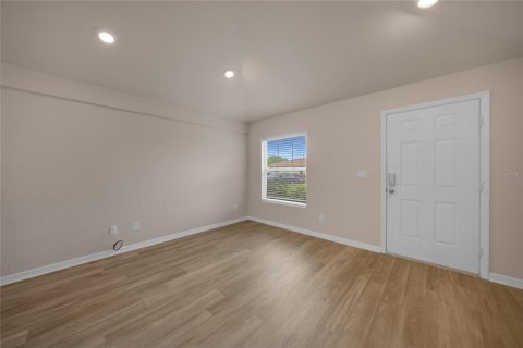 Immobilier commercial à vendre à Englewood, Floride: 4 chambres, 194.72 m2 № 2238833 - photo 10