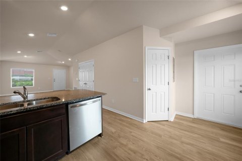 Immobilier commercial à vendre à Englewood, Floride: 4 chambres, 194.72 m2 № 2238833 - photo 7