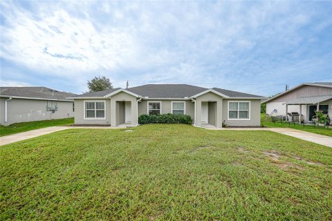 Propiedad comercial en Englewood, Florida 4 dormitorios, 194.72 m2 № 2238833
