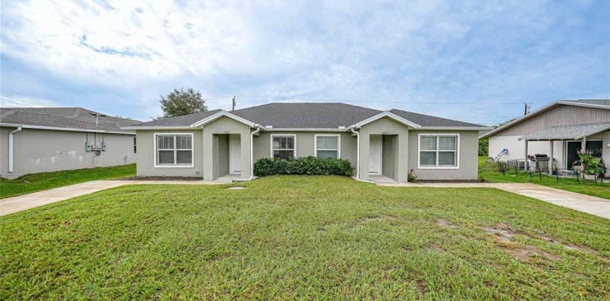 Immobilier commercial à Englewood, Floride 4 chambres, 194.72 m2 № 2238833