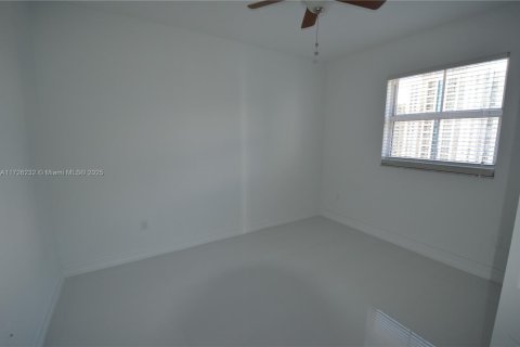 Copropriété à vendre à Miami, Floride: 2 chambres, 86.4 m2 № 1715163 - photo 11