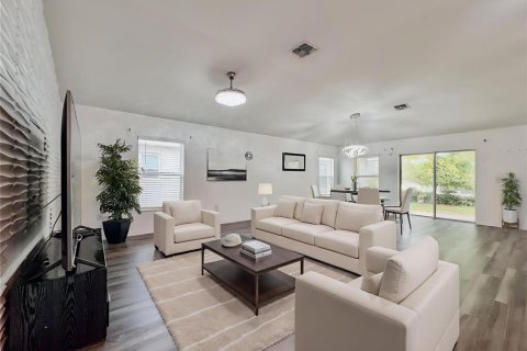 House in TIVOLI RESERVE in Davenport, Florida 4 bedrooms, 184.23 sq.m. № 1904581 - photo 13