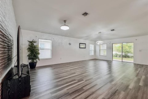 House in TIVOLI RESERVE in Davenport, Florida 4 bedrooms, 184.23 sq.m. № 1904581 - photo 12